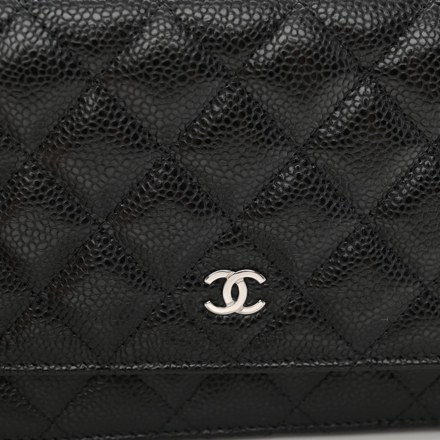 Caviar Quilted Wallet on Chain WOC Black
