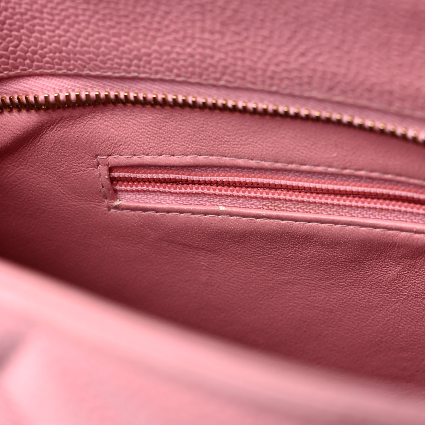 Caviar Quilted Medallion Tote Light Pink