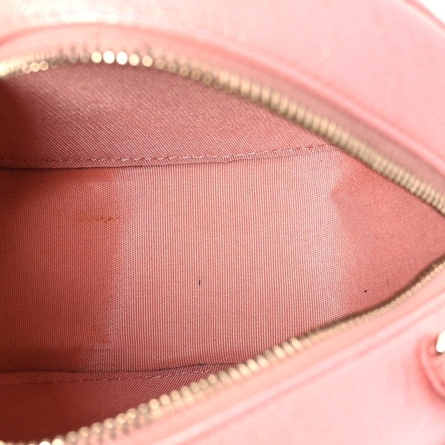 Iridescent Caviar Resin Quilted Round Clutch With Chain Pink