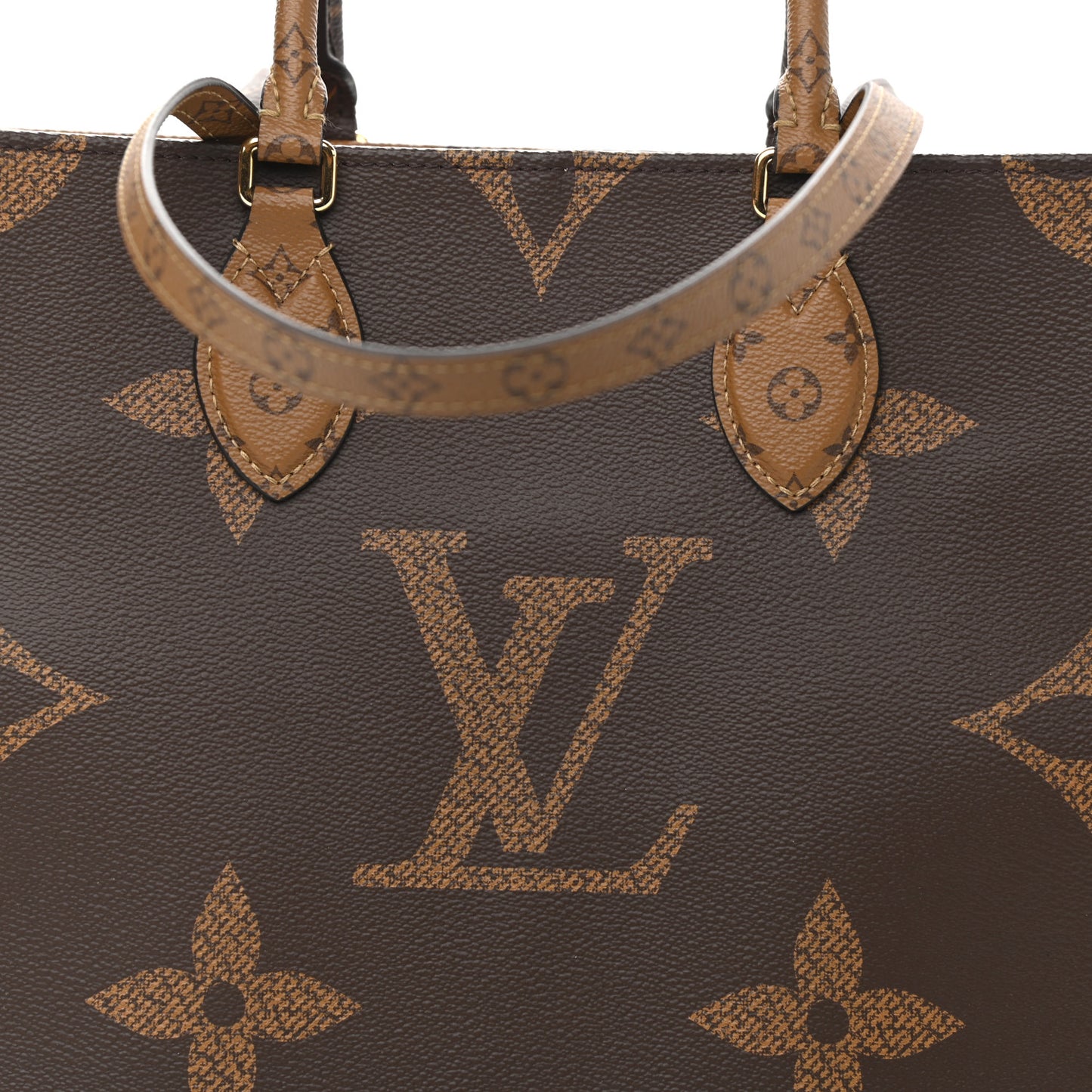 Reverse Monogram Giant Onthego MM