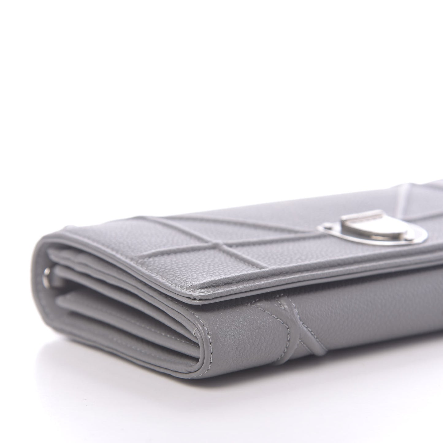 Grained Calfskin Diorama Croisiere Chain Wallet Gris
