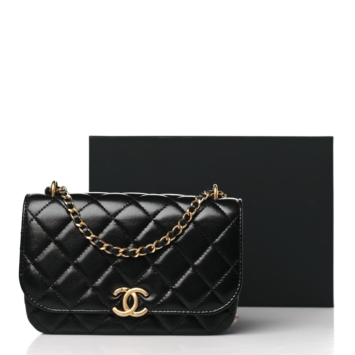 Shiny Lambskin Quilted Flap Phone Holder With Chain Black