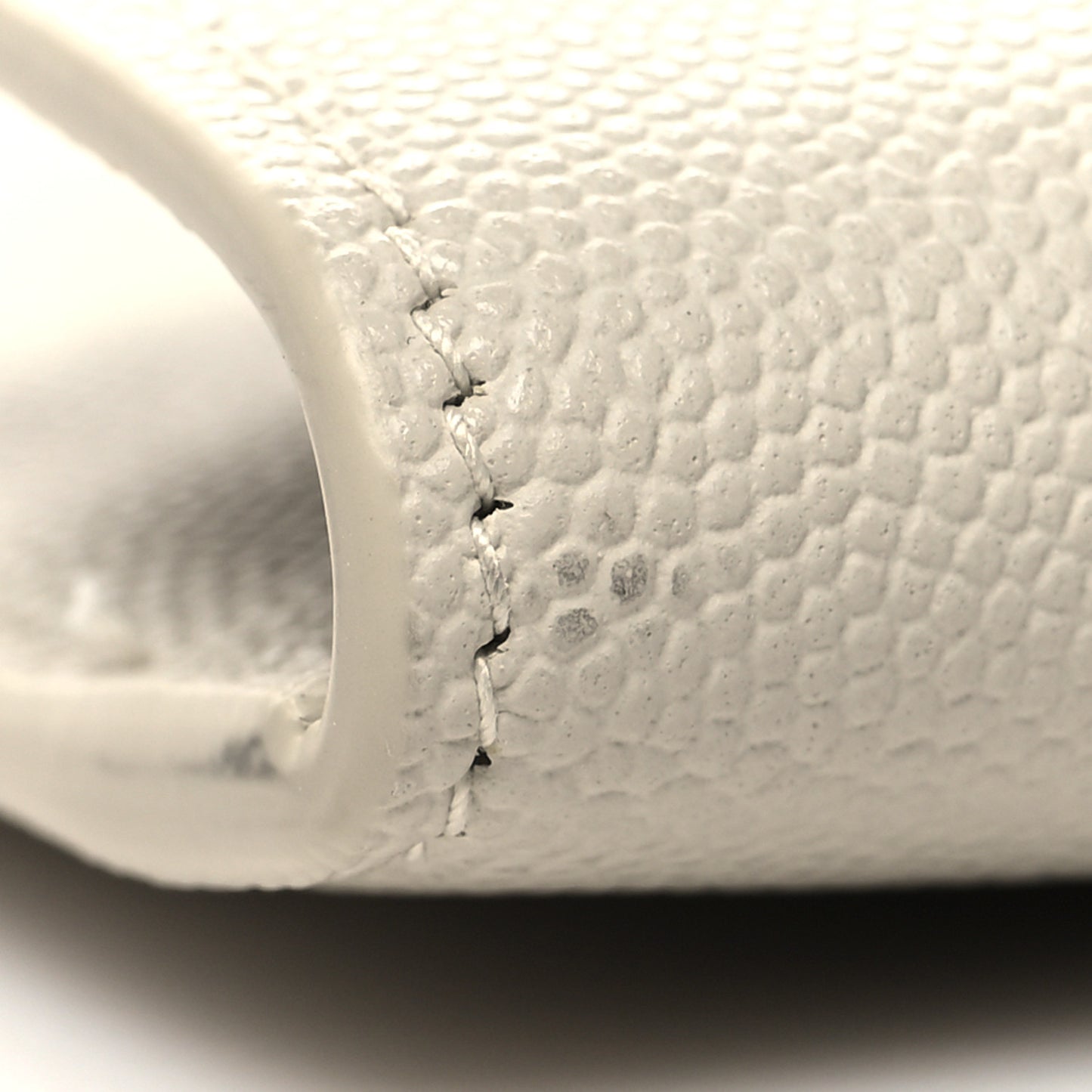 Grain De Poudre Uptown Pouch Crema Soft