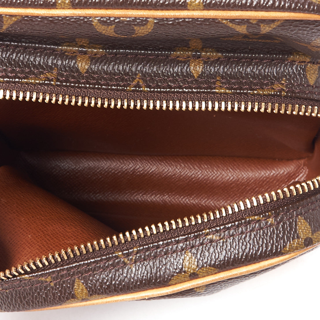 Monogram Amazone