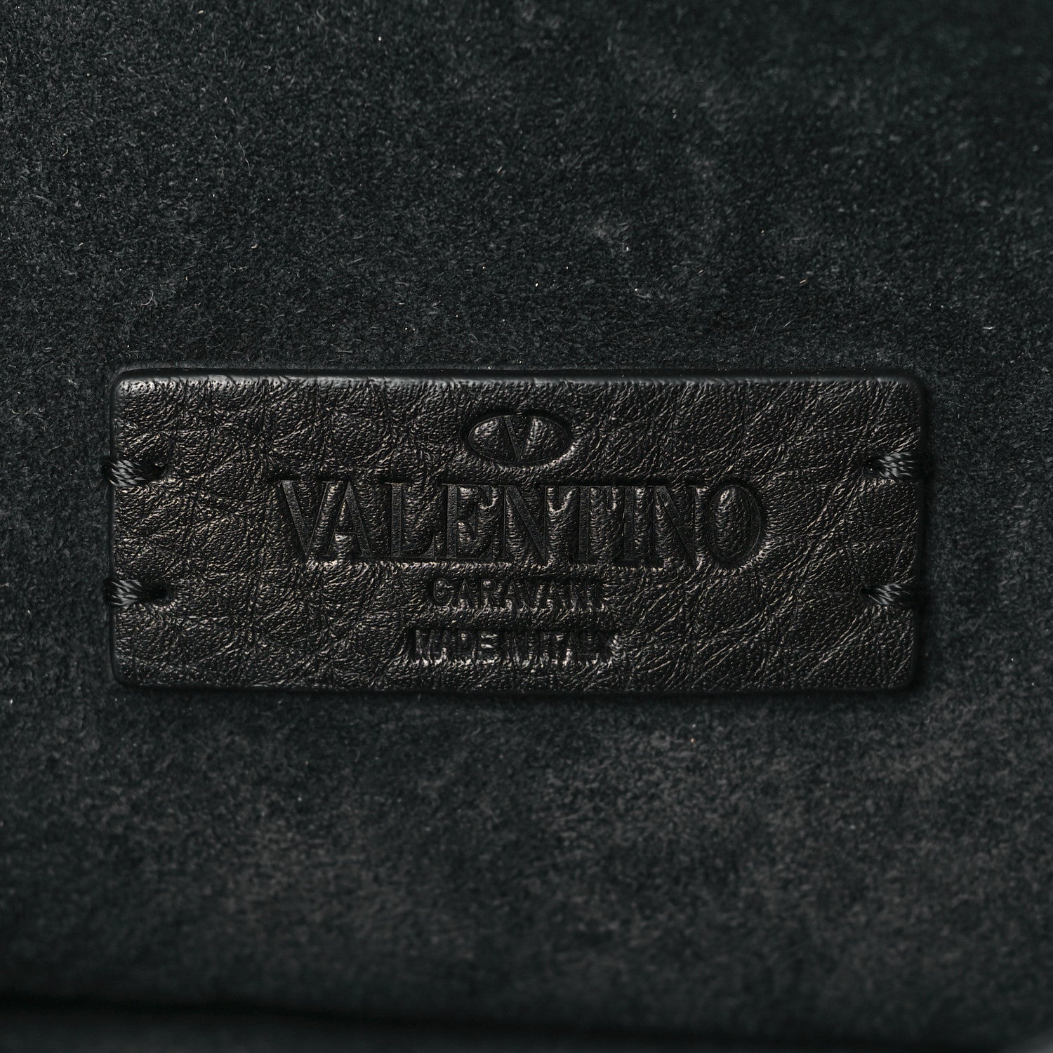 Valentino Garavani Pebbled Calfskin Roman Stud Logo Crossbody Pouch Black 6 of 9