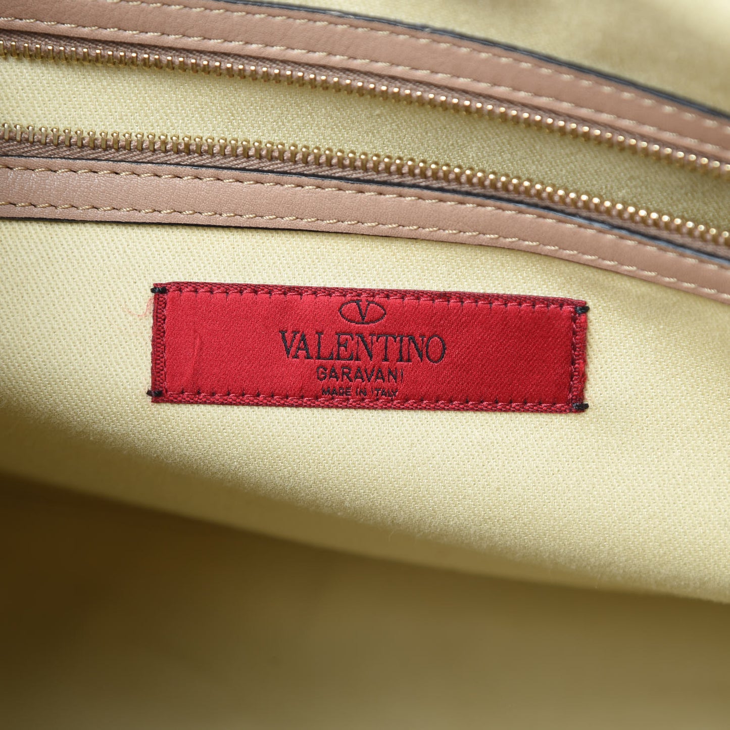 Vitello Rockstud Dome Shopper Alpaca
