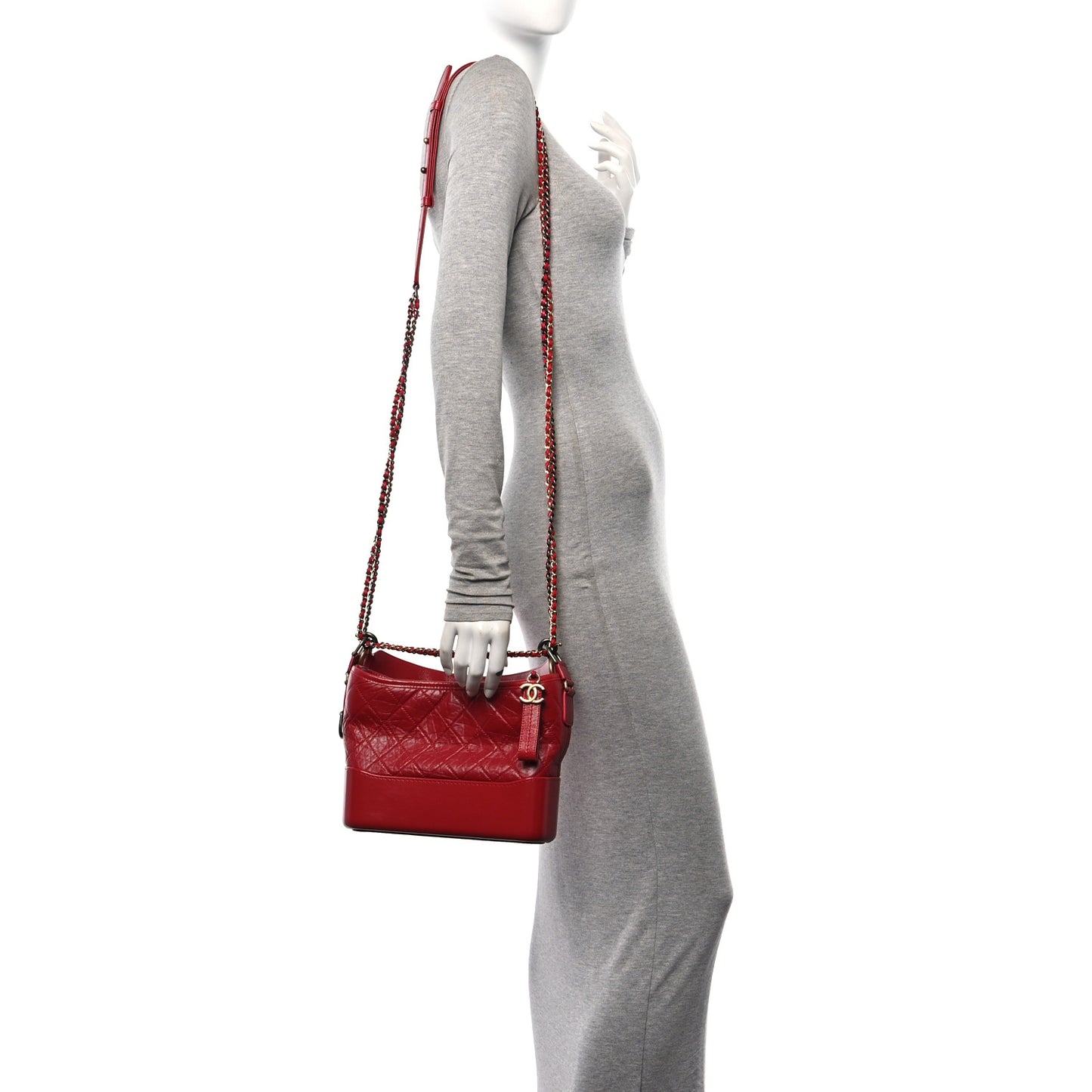 Aged Calfskin Quilted Medium Gabrielle Logo Hobo Red