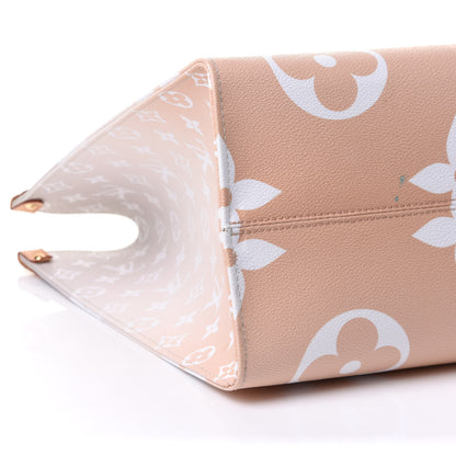 Louis Vuitton Monogram Giant By The Pool Onthego GM Brume 10 of 14