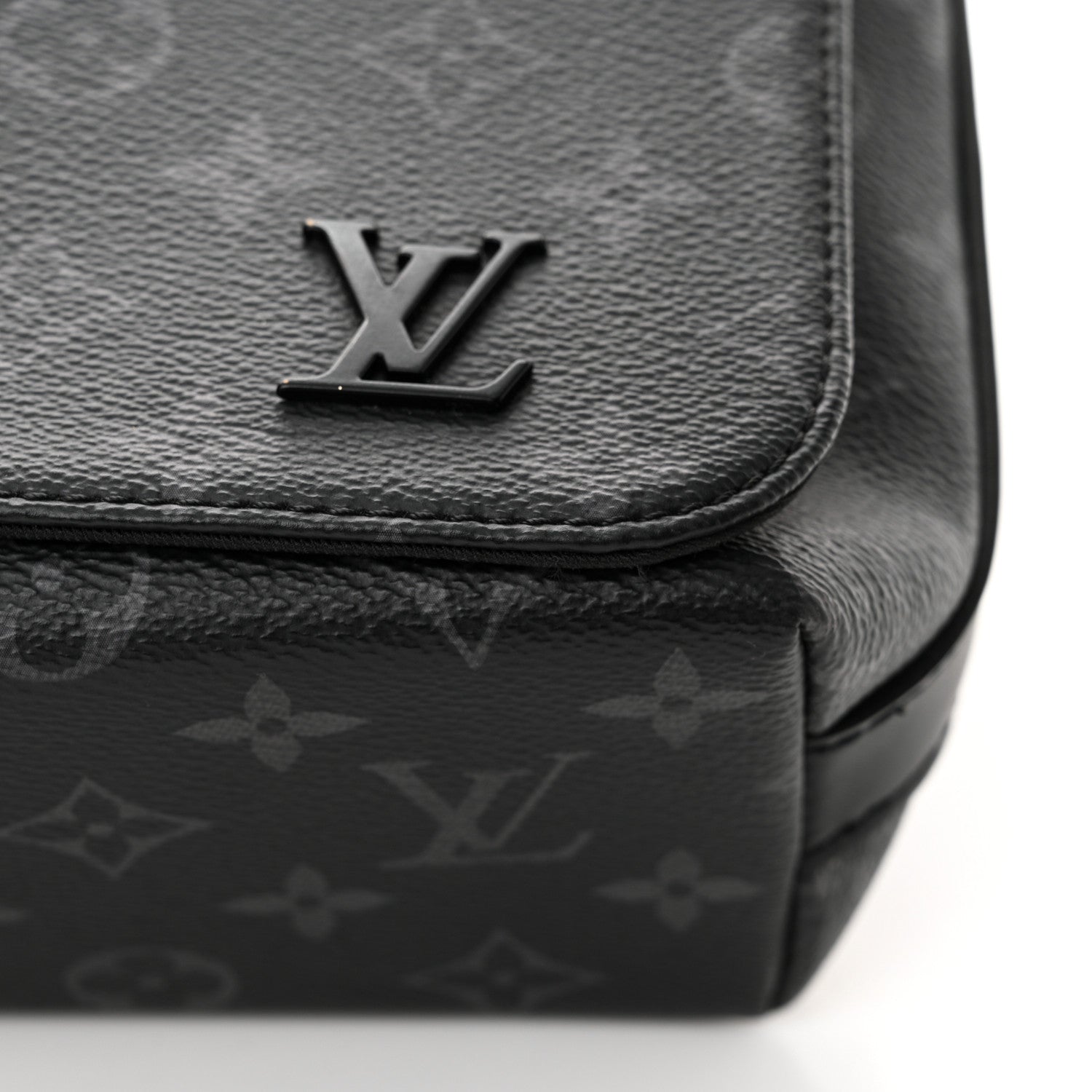 Louis Vuitton Monogram Eclipse District MM 10 of 12