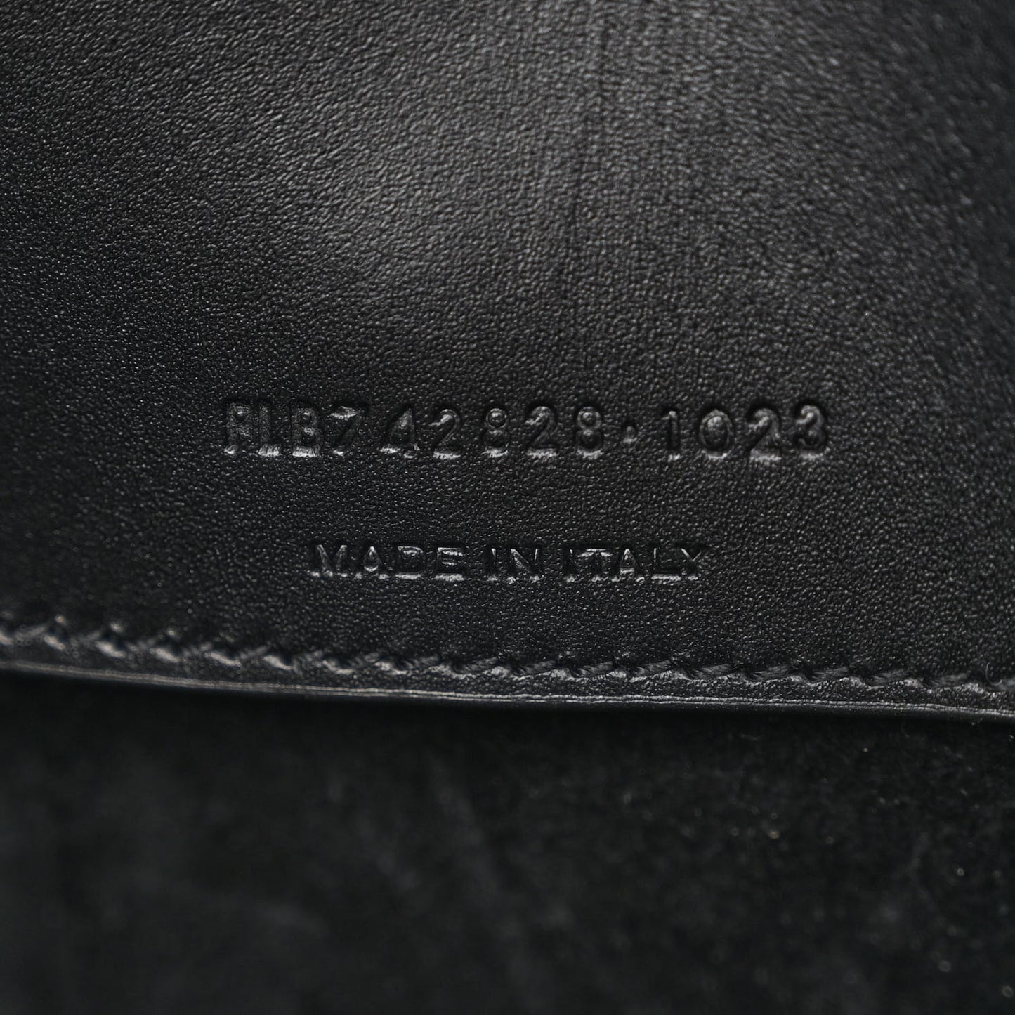 Shiny Calfskin Le 37 Bucket Bag Black
