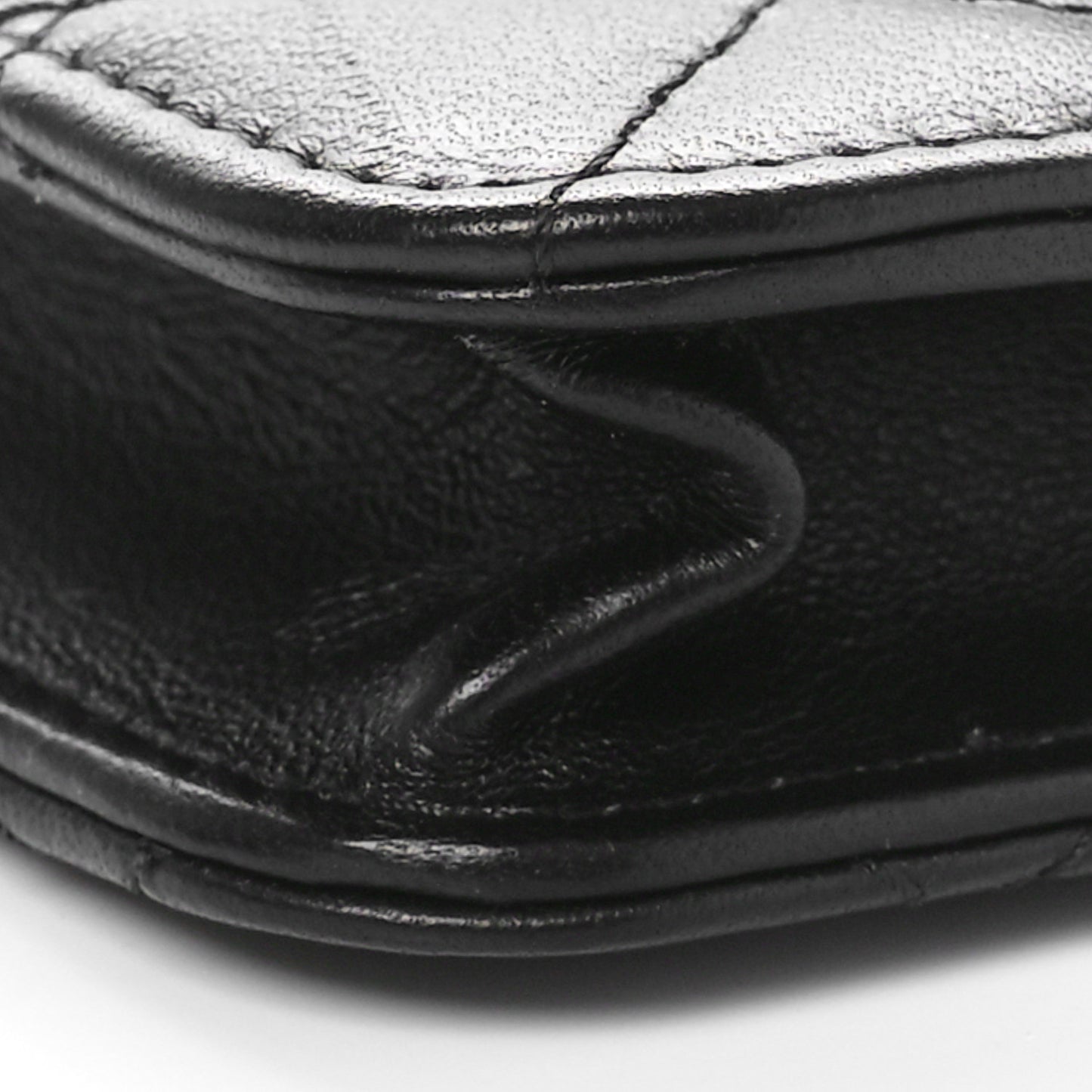 Lambskin Quilted Pearl Crush Clutch With Chain Black