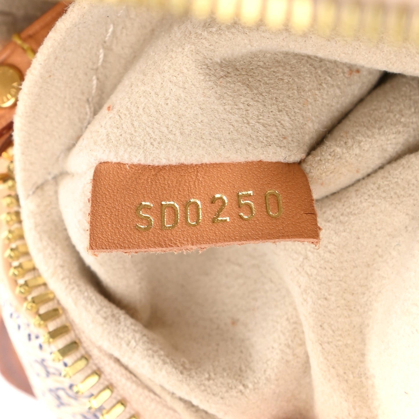 Damier Azur Boite Chapeau Souple PM