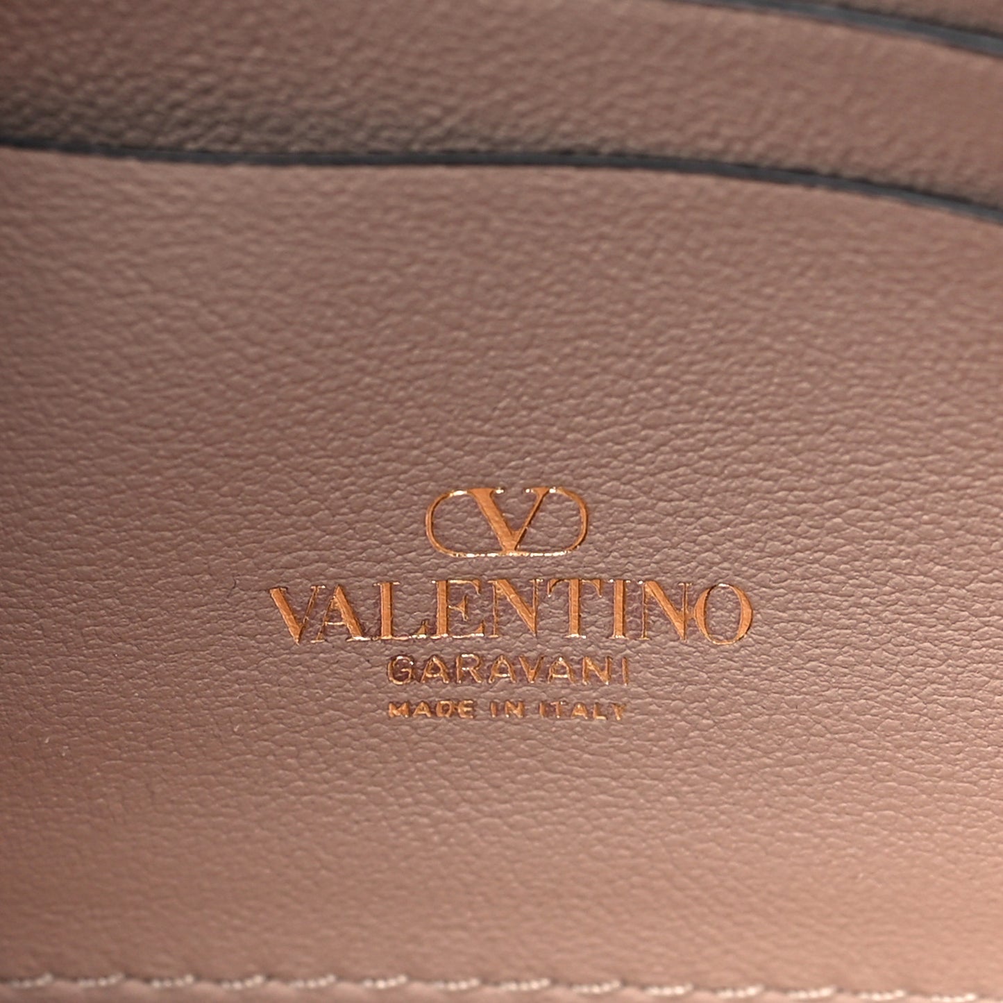 Vitello Rockstud Wallet On Chain Poudre