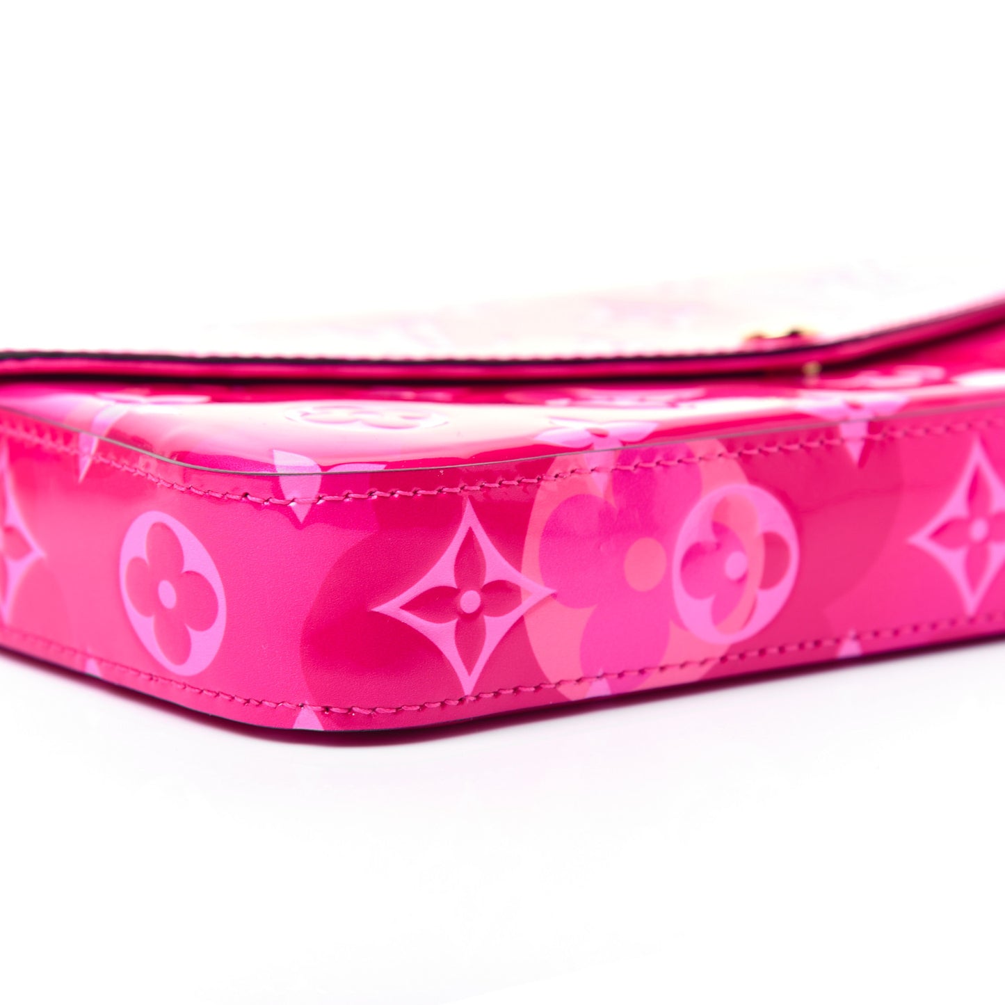 Vernis Valentine Pochette Felicie Chain Wallet Fuchsia