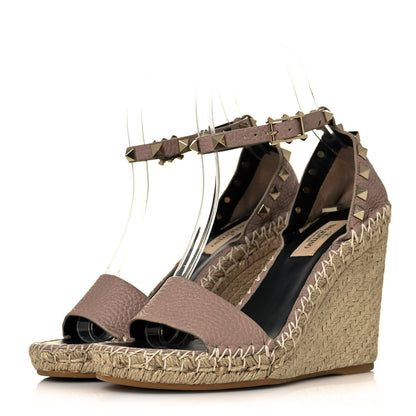 Valentino Garavani Grained Calfskin Rockstud Ankle Strap Espadrille 15/105mm Wedge Sandals 35 Poudre Natural 3 of 8