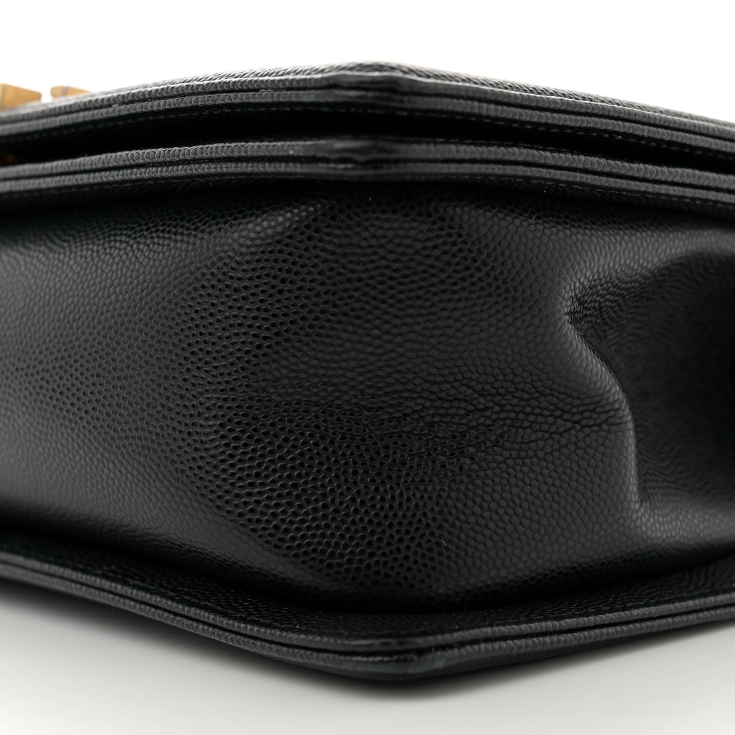 Caviar Quilted Medium Boy Flap Black