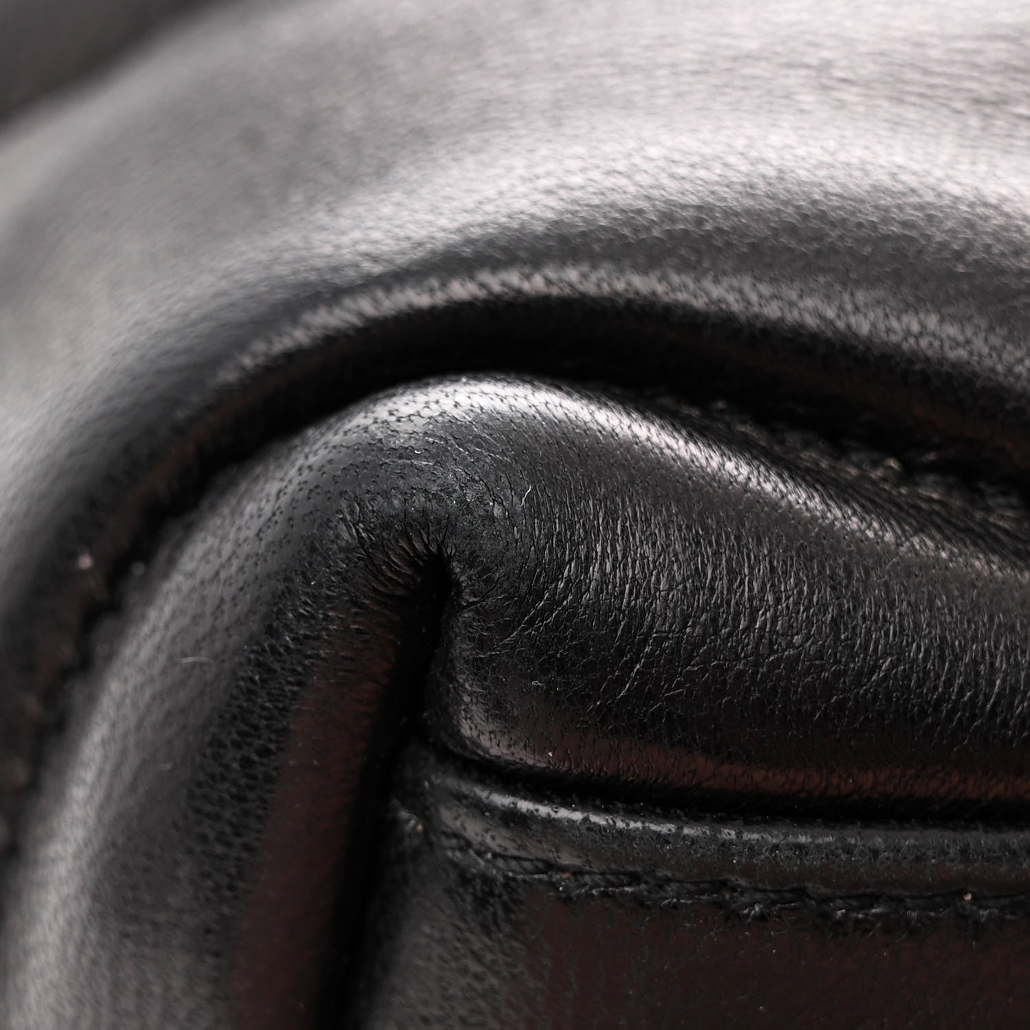 Saint Laurent Lambskin Quilted Monogram Monochrome Medium Loulou Puffer Chain Satchel Black 11 of 13
