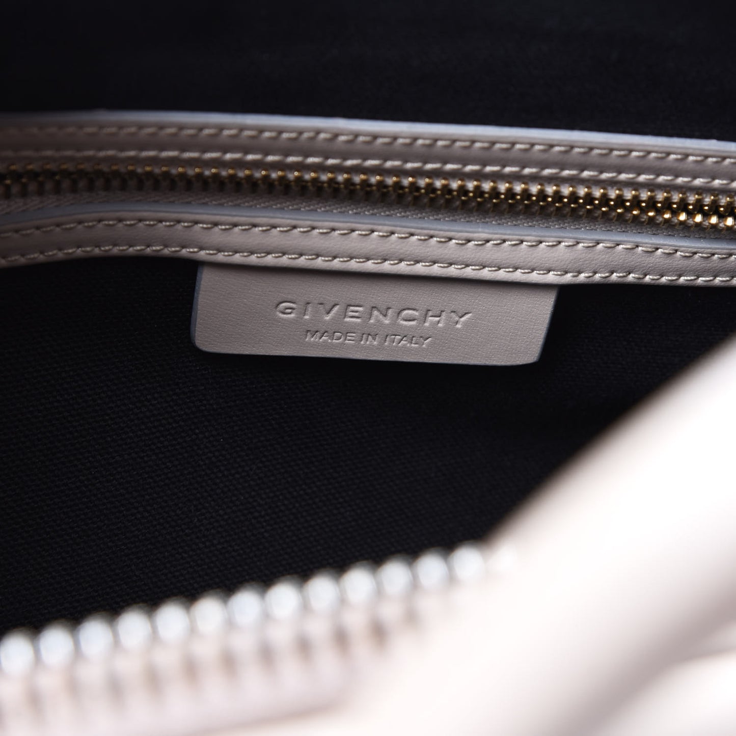 Shiny Lord Calfskin Medium Antigona Beige