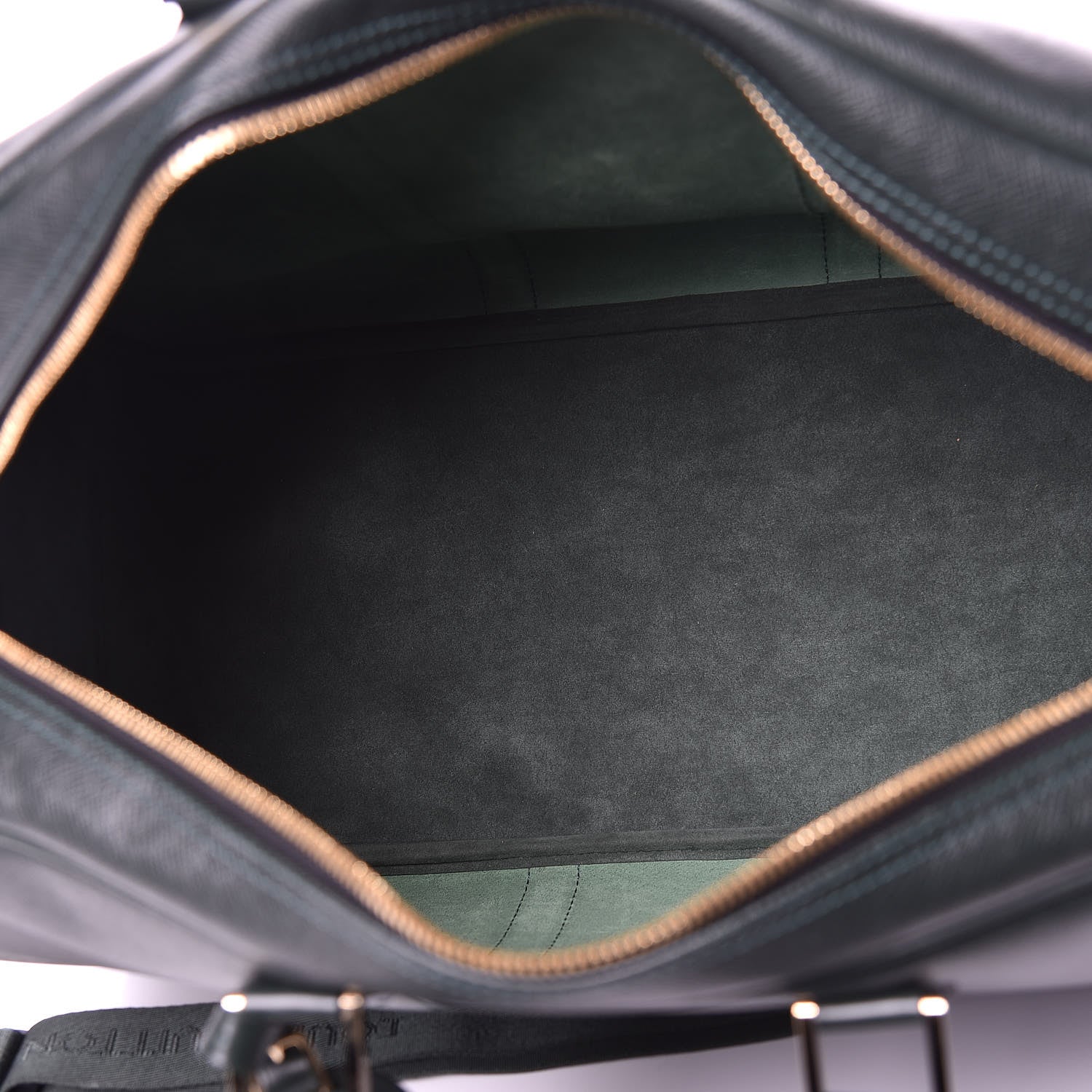 Louis Vuitton Taiga Kendall PM Epicea 5 of 18