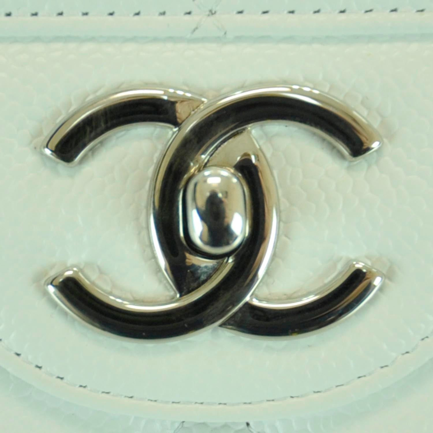 Chanel Caviar Maxi Double Flap White 8 of 13