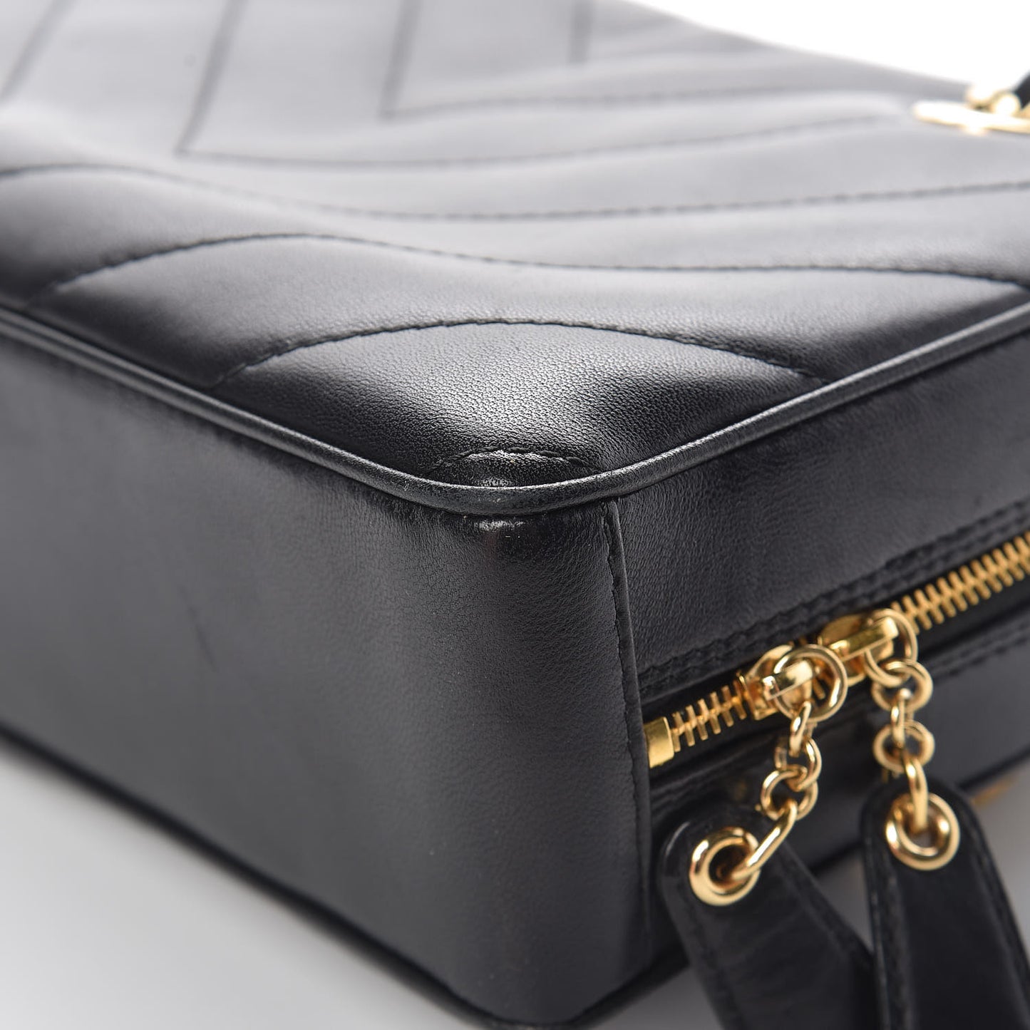 Lambskin Chevron Quilted Camera Case Black