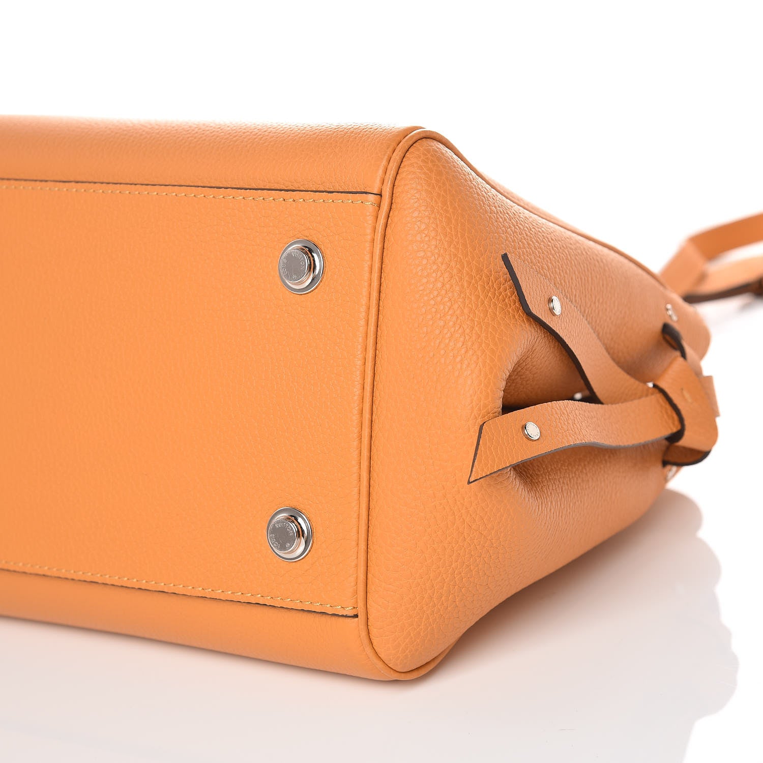 Louis Vuitton Veau Nuage Milla PM Safran 8 of 8