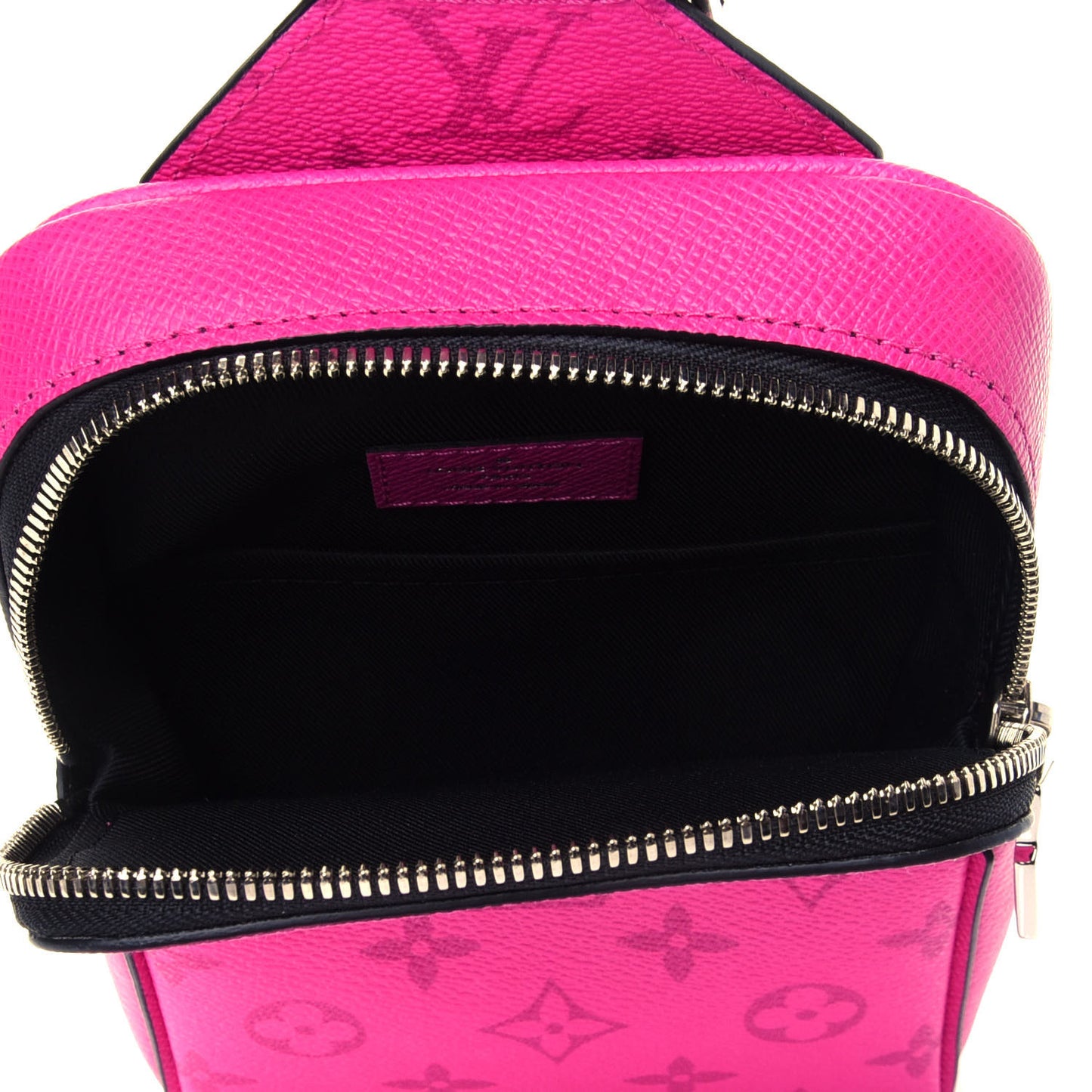 Taigarama Outdoor Slingbag Fuchsia