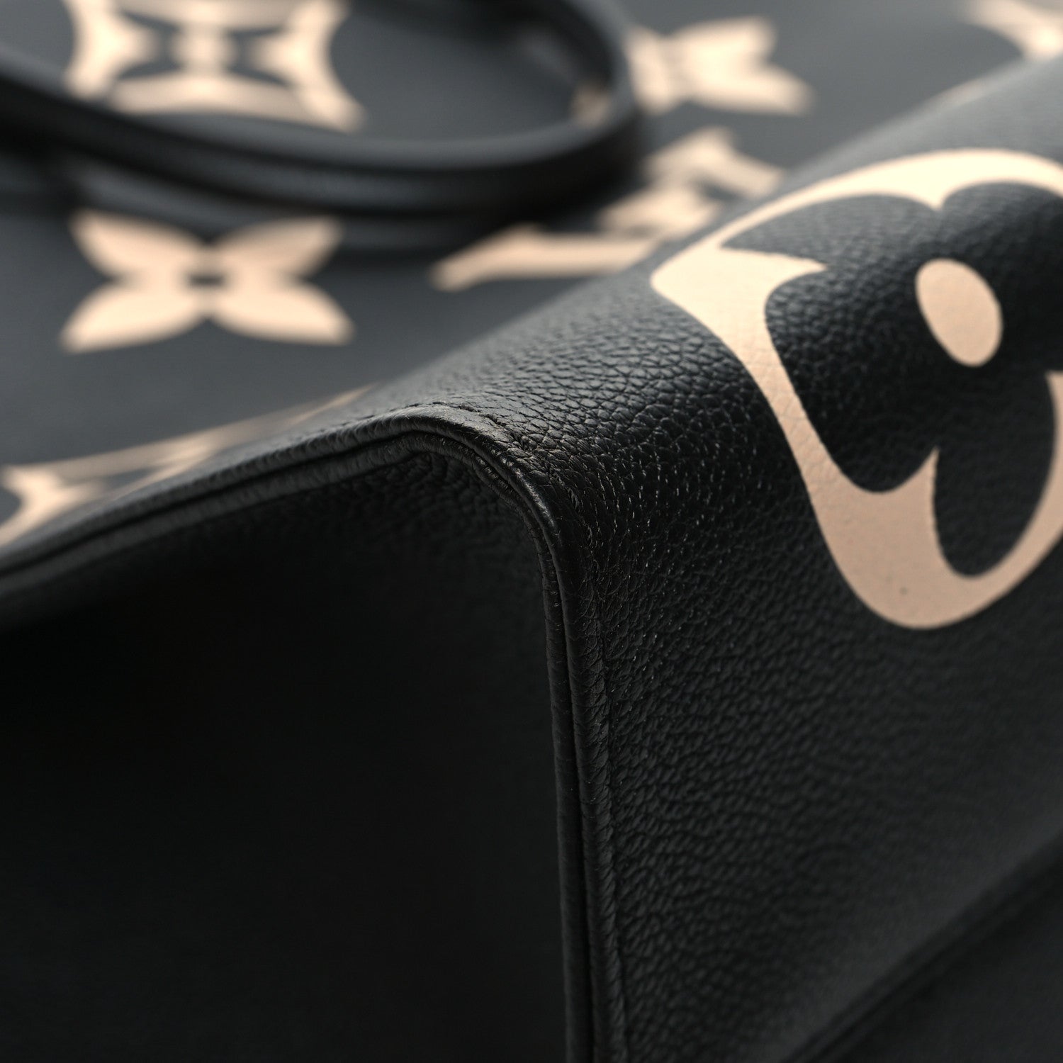 Louis Vuitton Empreinte Monogram Giant Onthego GM Black Beige 10 of 11