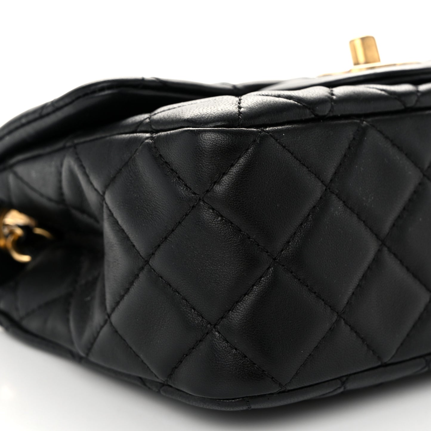 Lambskin Quilted Mini Pearl Crush Flap Black