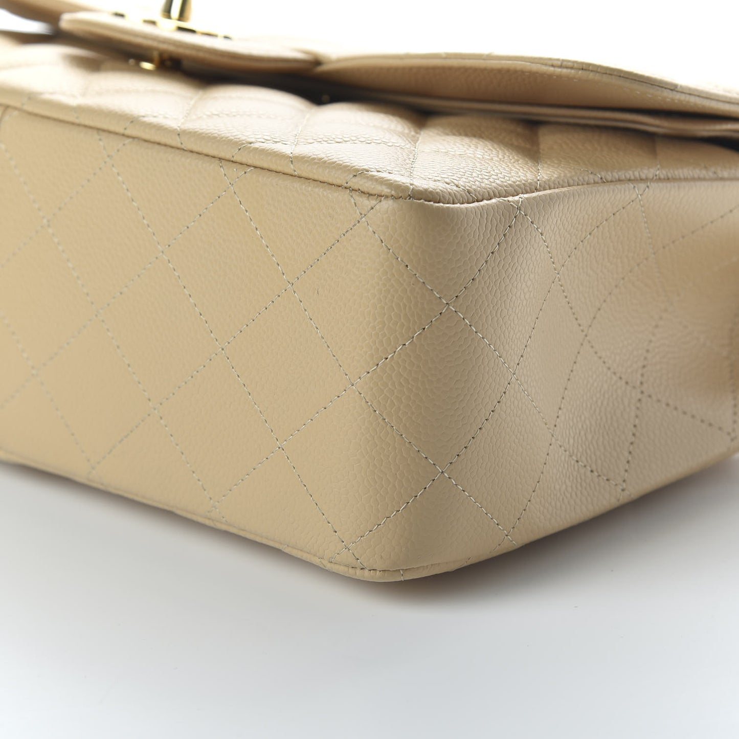 Caviar Quilted Jumbo Double Flap Beige Clair