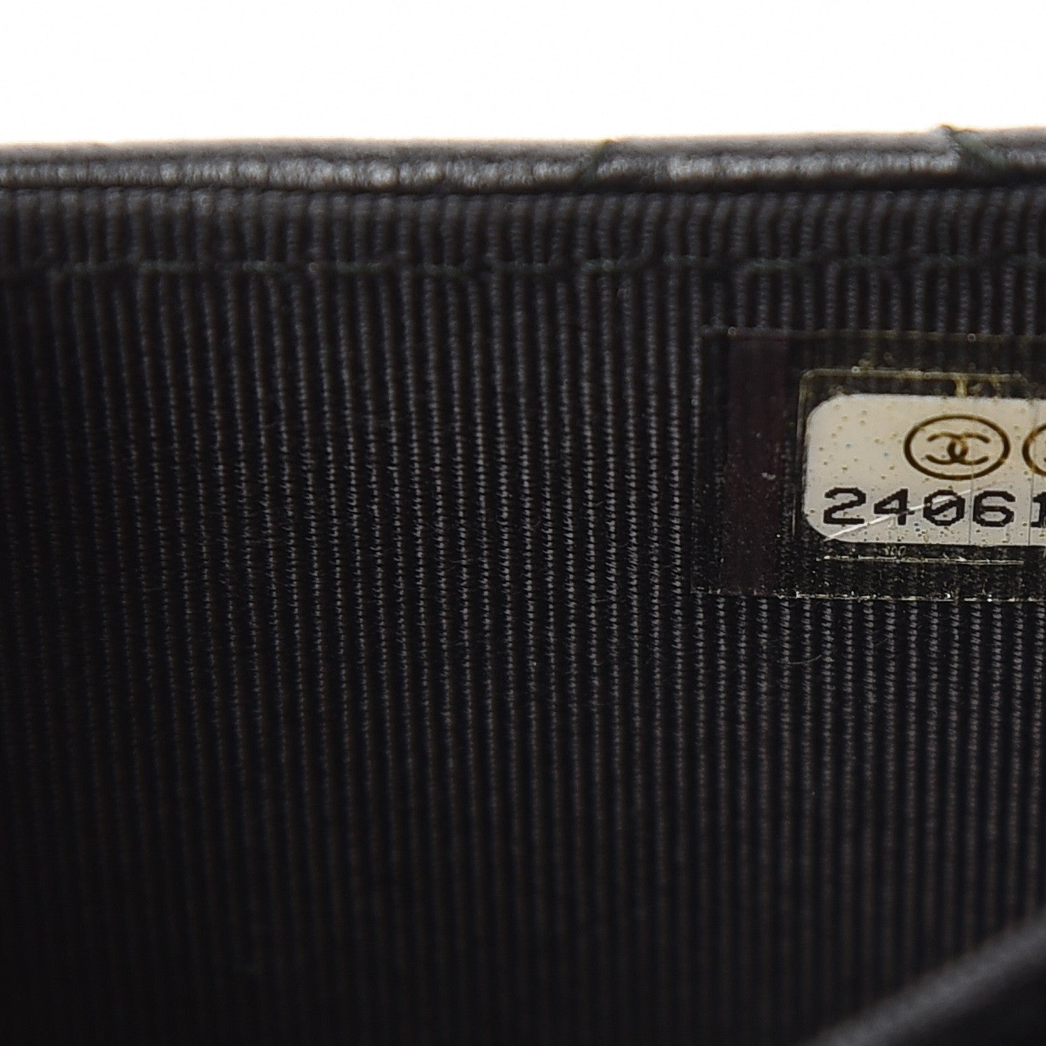 Chanel Crumpled Calfskin Quilted Card Holder So Black 8 of 9