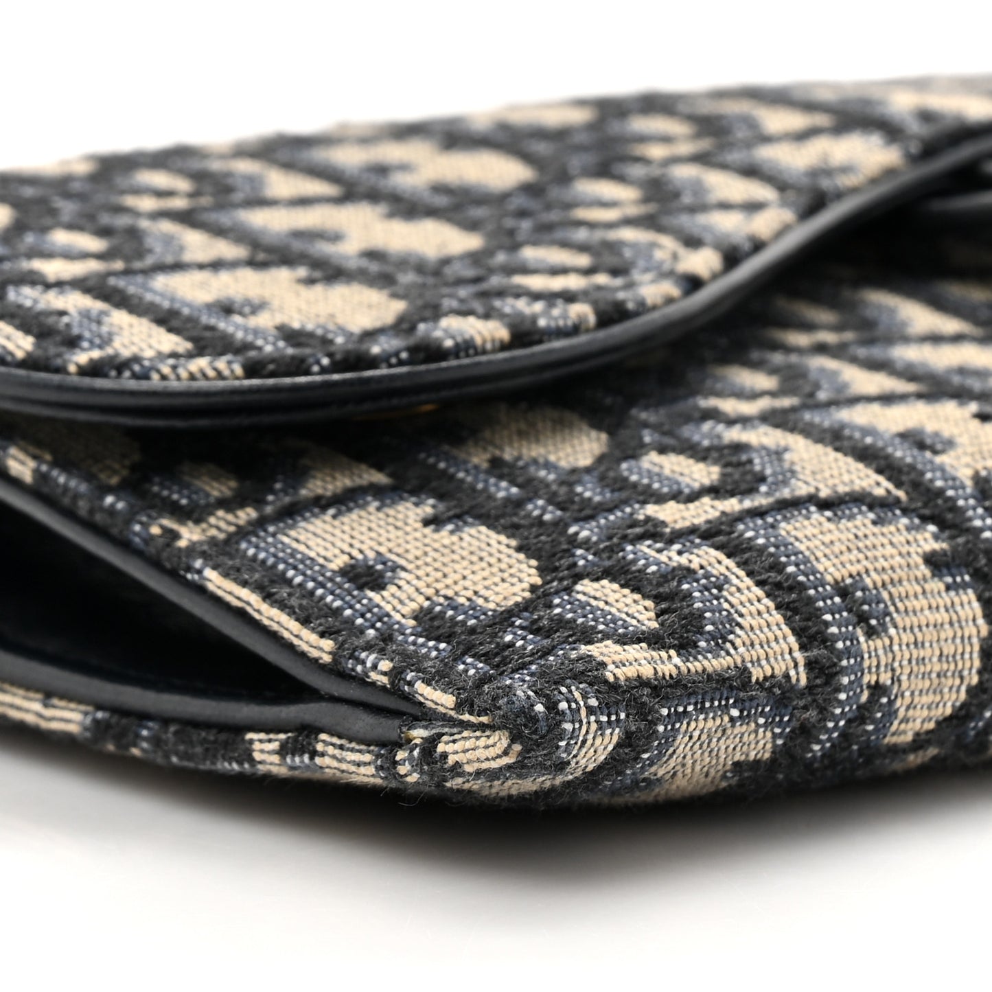Oblique Saddle Chain Long Wallet Blue