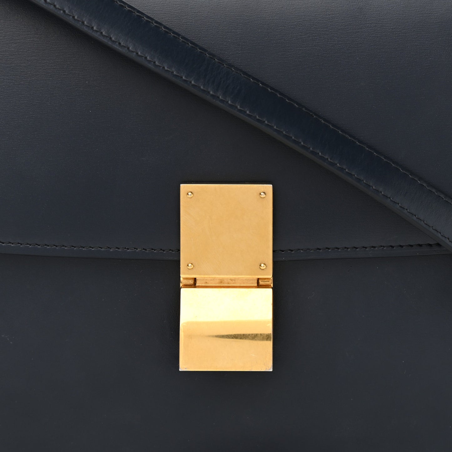 Box Calfskin Medium Classic Box Flap Bag Navy