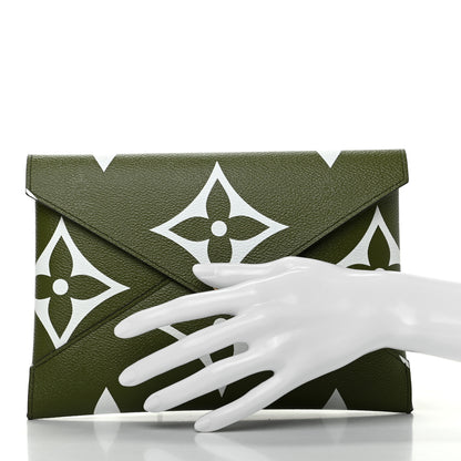 Louis Vuitton Monogram Giant Kirigami Pochette Set 2 of 10
