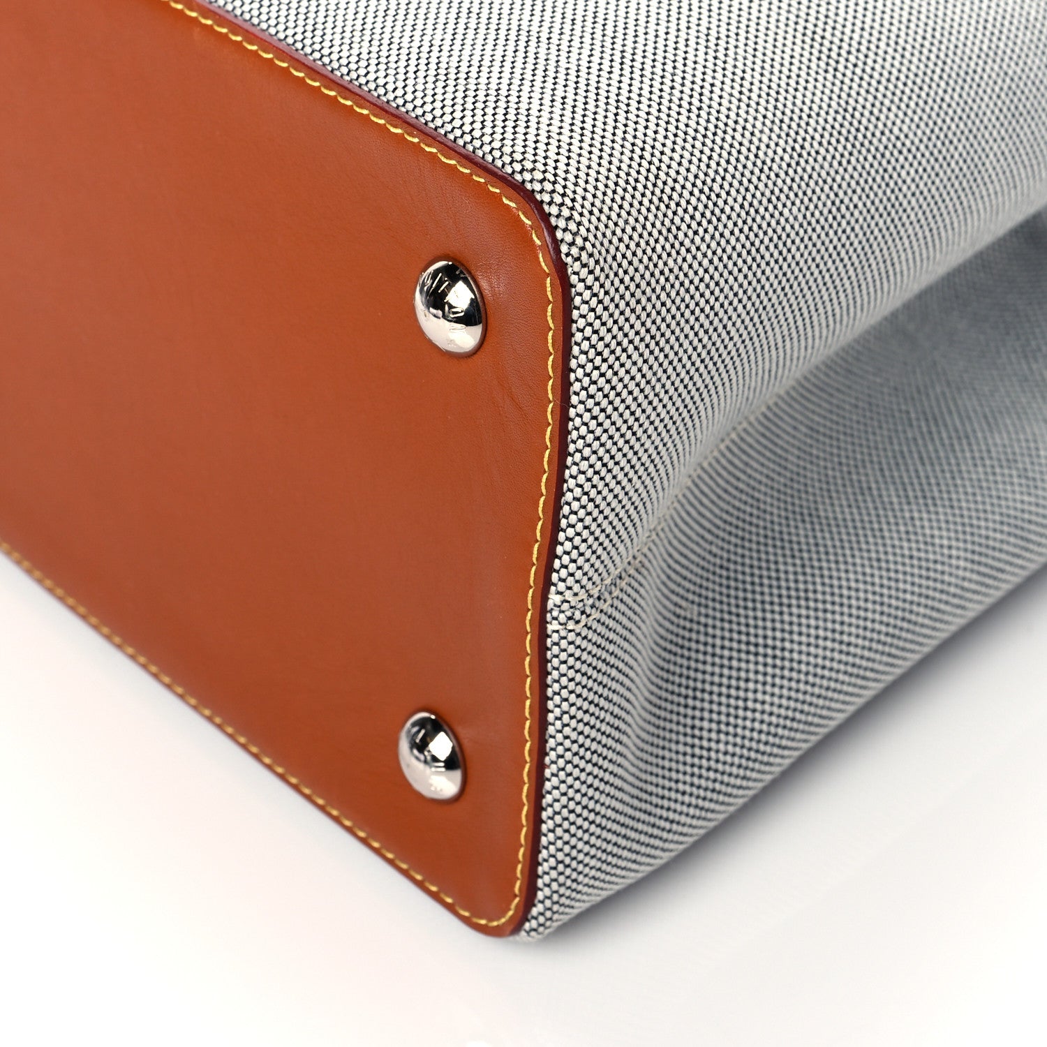 Louis Vuitton Toile Capucines MM Mateo 9 of 10