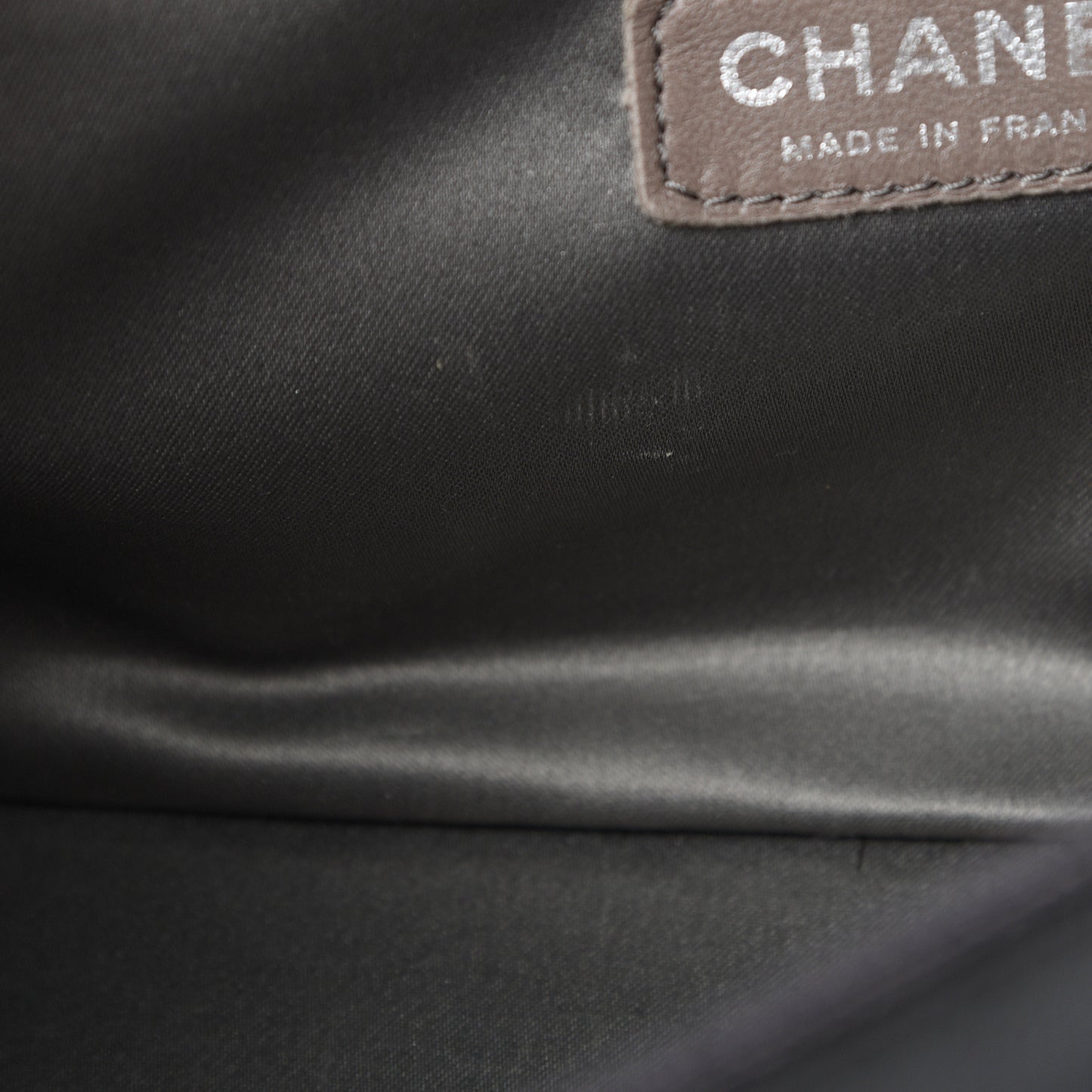 Glazed Caviar Small Pocket In The City Shoulder Bag Black