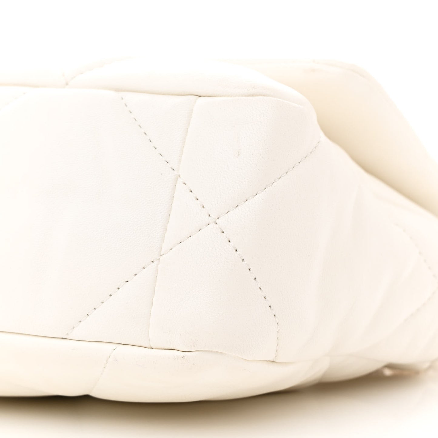 Lambskin Quilted Medium Chanel 19 Flap White