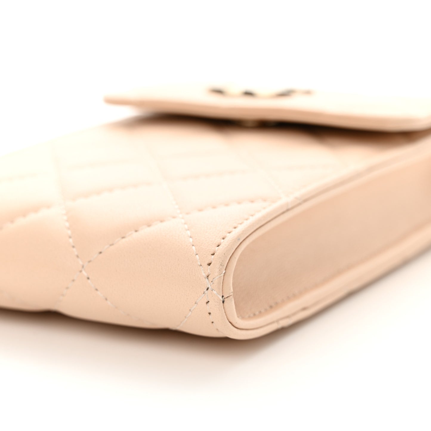 Lambskin Enamel Quilted Phone Holder With Chain Beige
