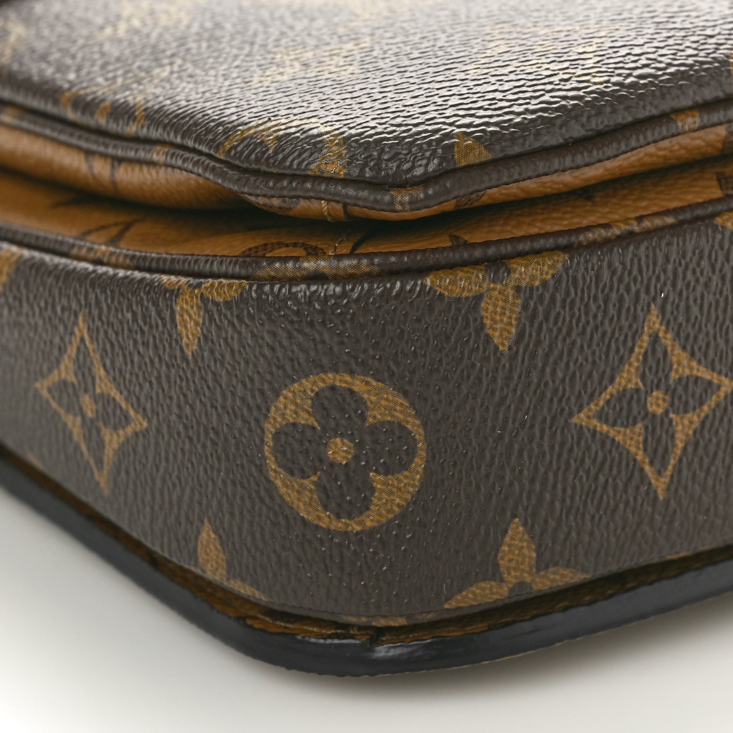 Reverse Monogram Pochette Metis
