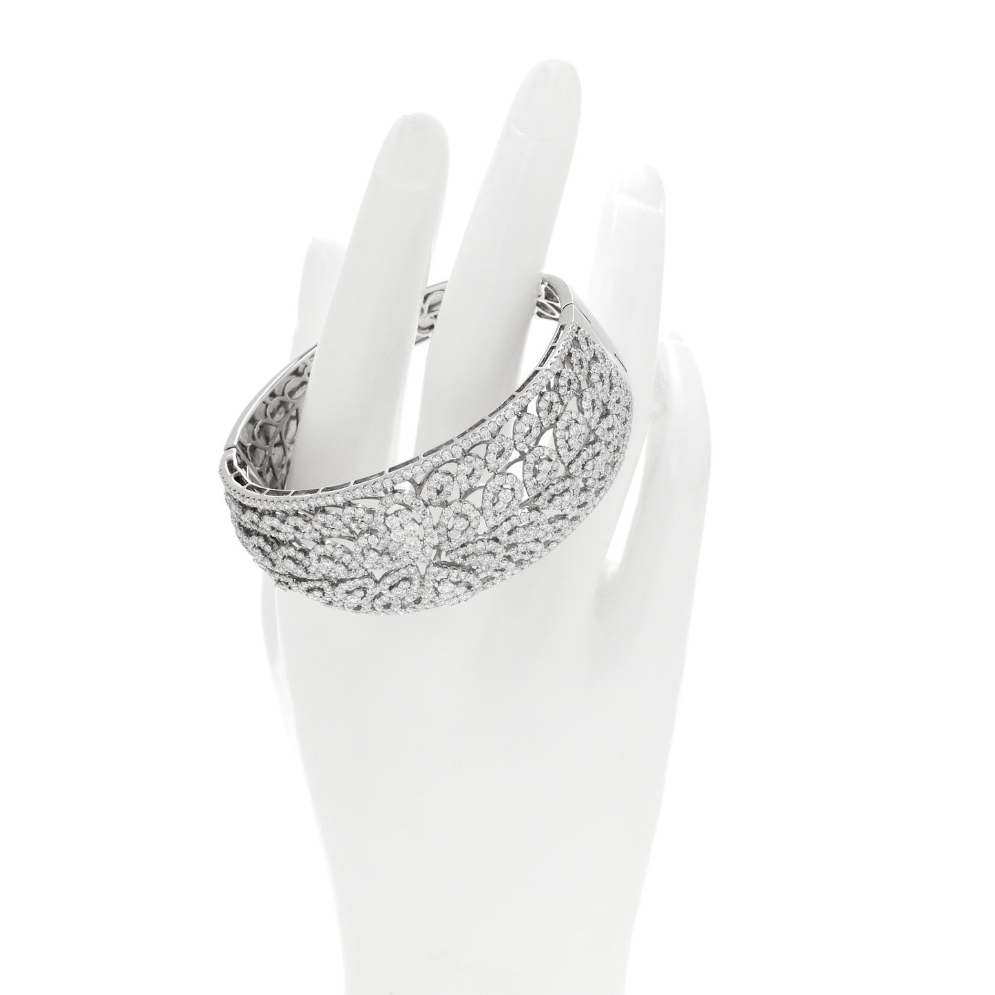 18K White Gold Diamond 10.80ctw Bangle Bracelet
