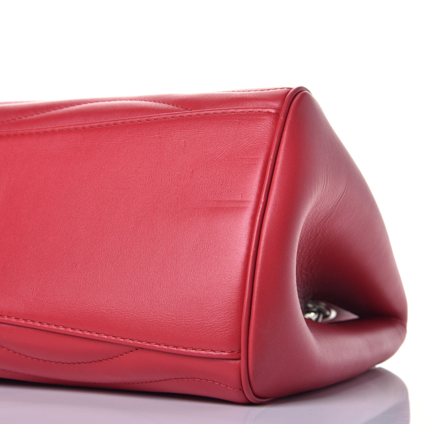 Calfskin New Wave Chain Tote Ecarlate