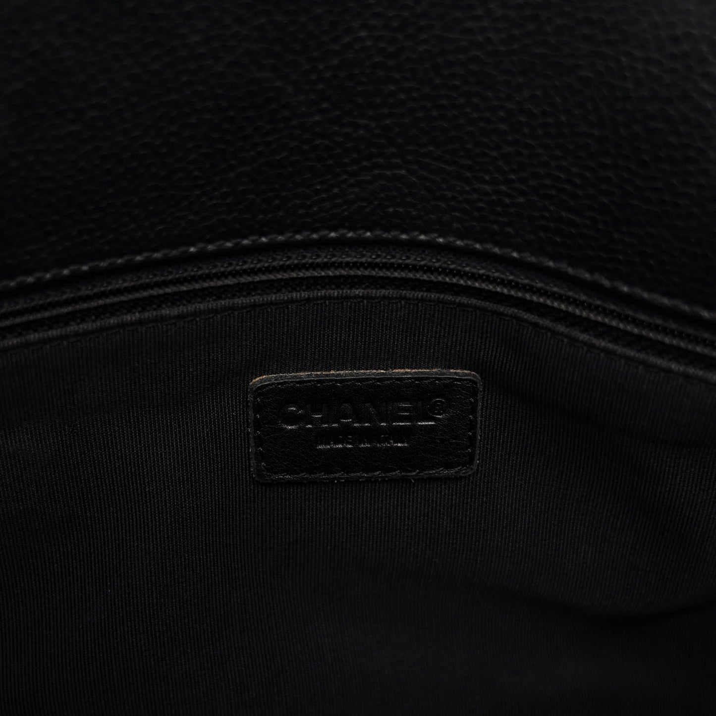 Caviar Tall Cerf Tote Black