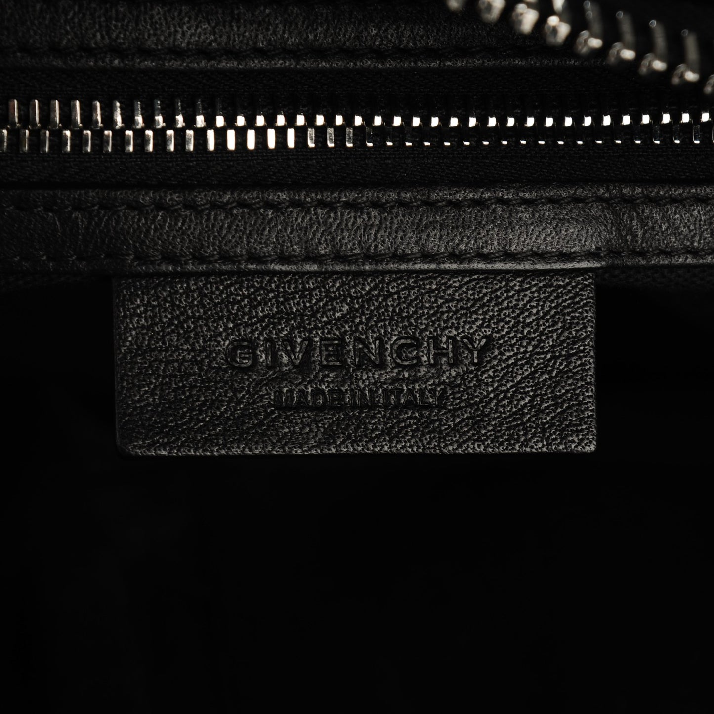 Pebbled Calfskin Small Nightingale Black