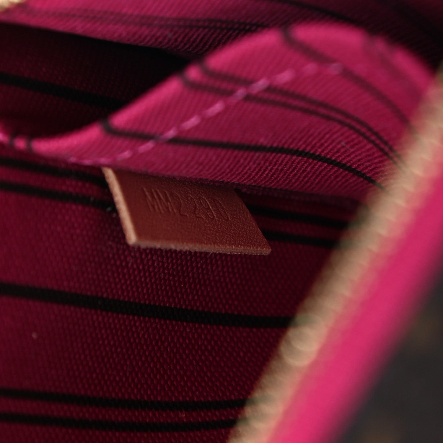 Louis Vuitton Monogram Neverfull PM Pochette Pivoine 6 of 6