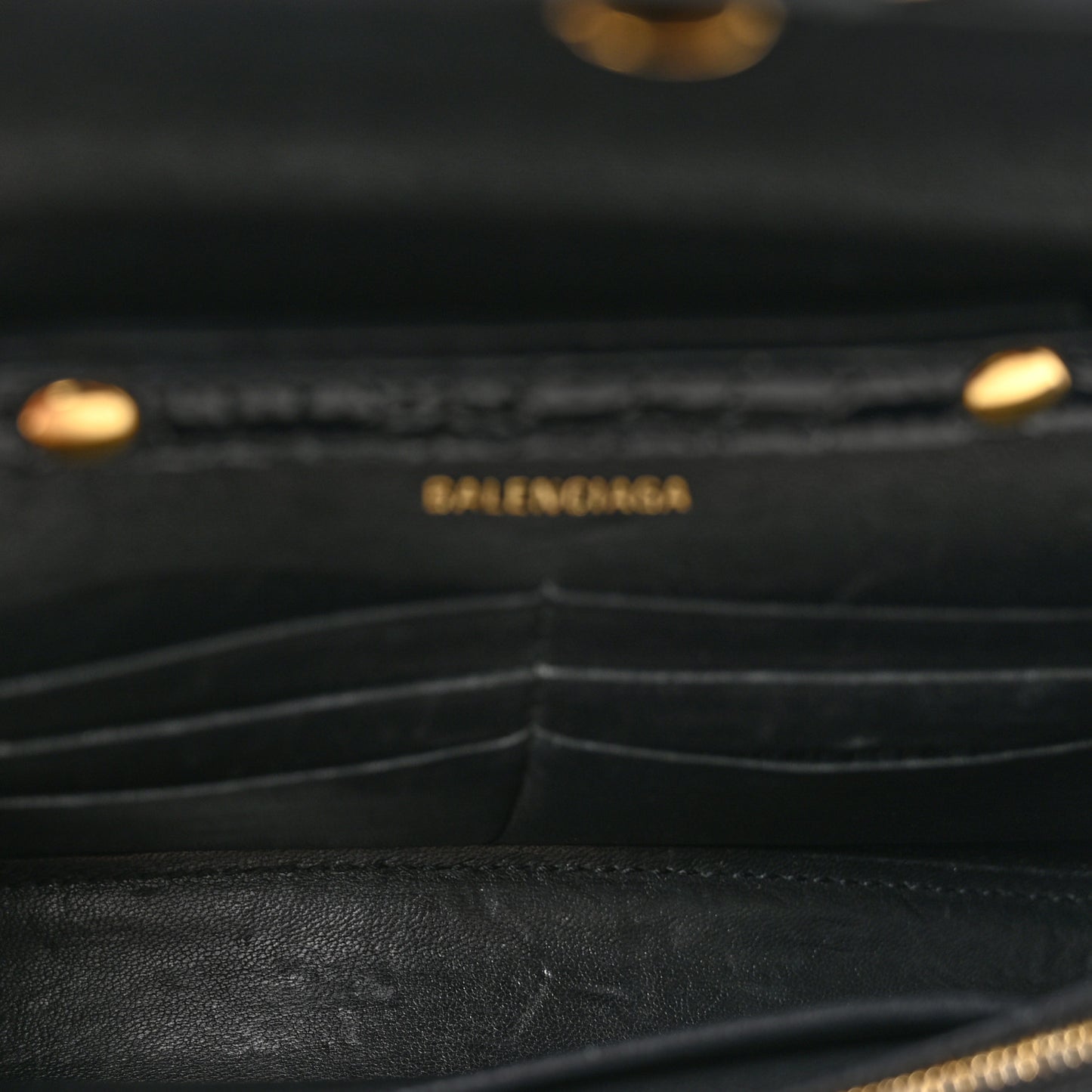 Shiny Calfskin Crocodile Embossed Hourglass Chain Bag Black