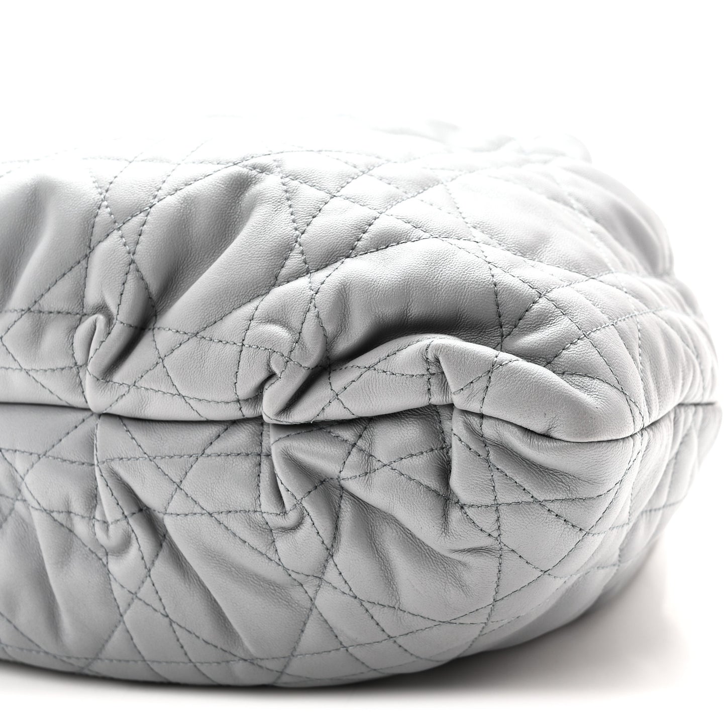 Lambskin Supple Macrocannage Ammi Bag Grey