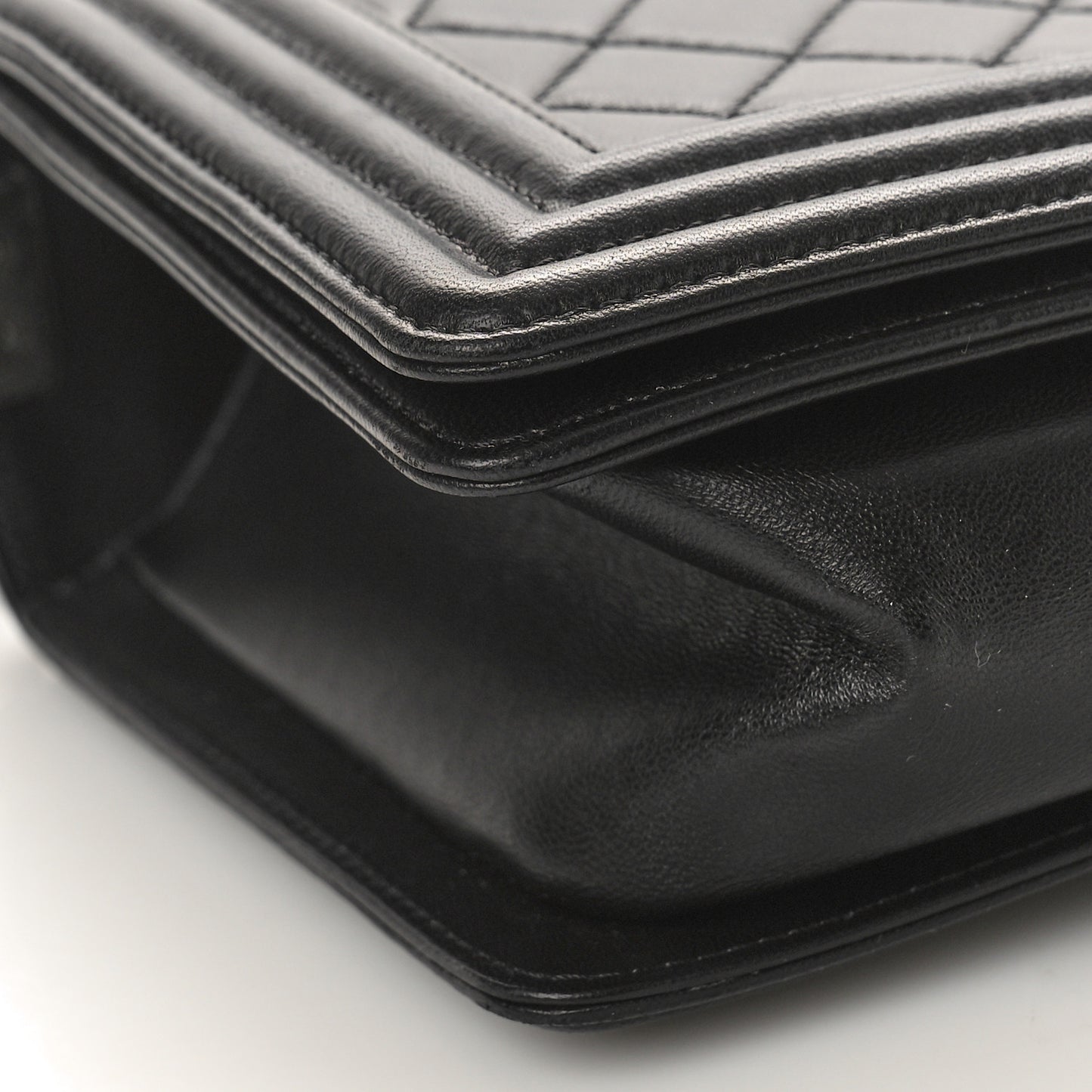 Lambskin Quilted Medium Boy Flap Black