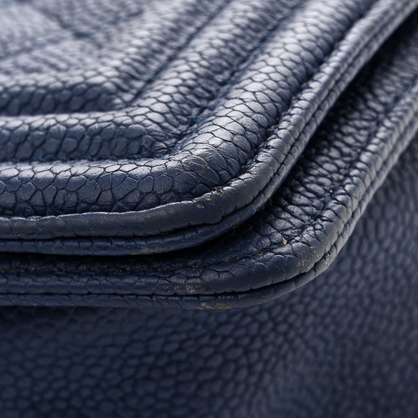 Caviar Quilted Medium Boy Flap Dark Blue