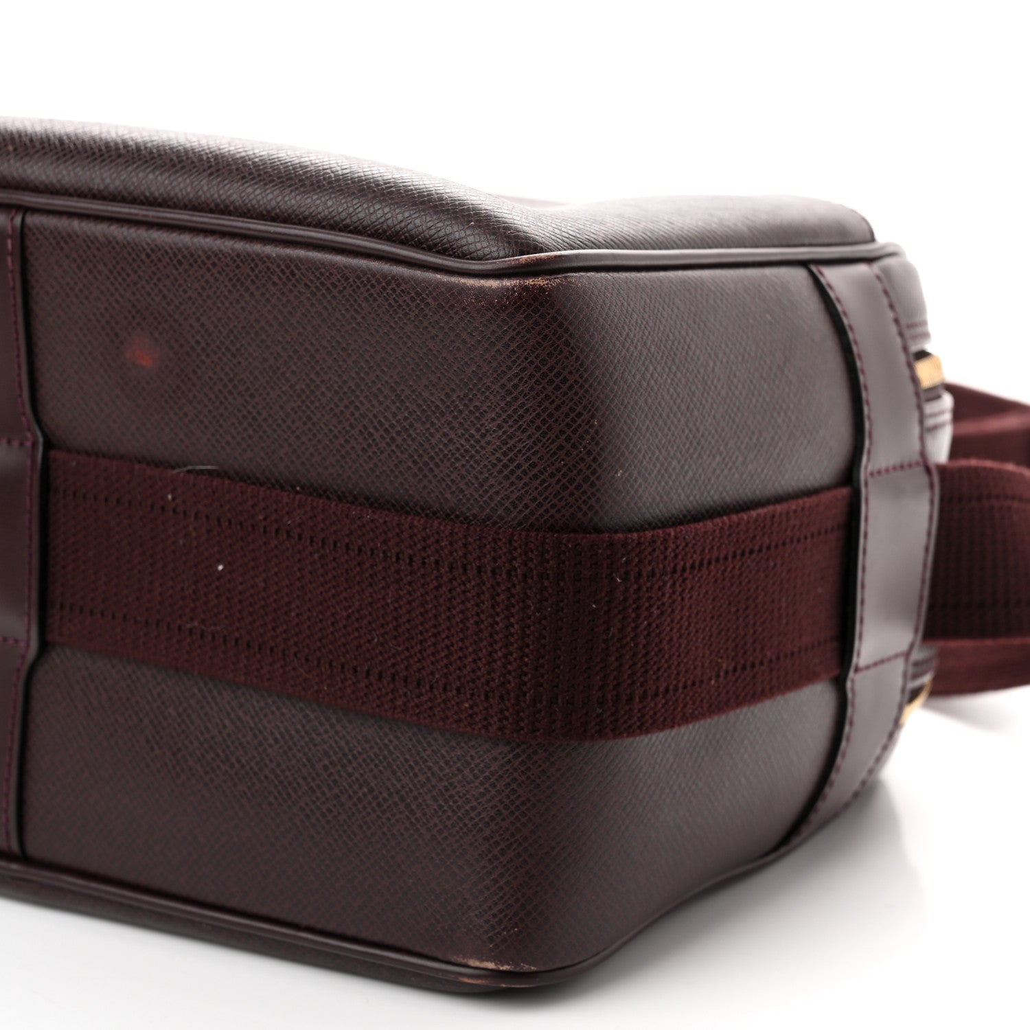 Louis Vuitton Taiga Reporter Messenger Acajou 8 of 9