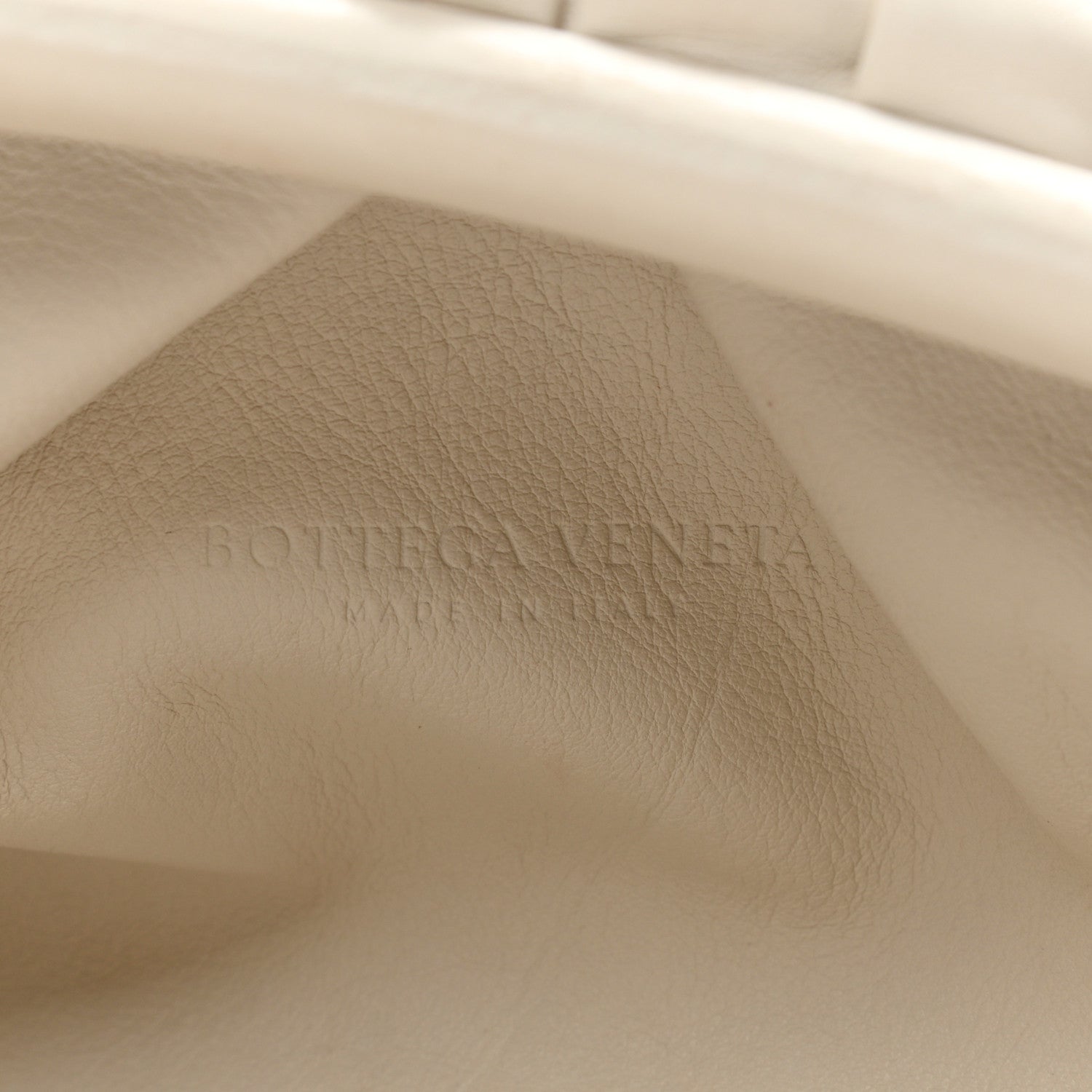 Bottega Veneta Smooth Butter Calf The Pouch Oversized Clutch Plaster 6 of 13